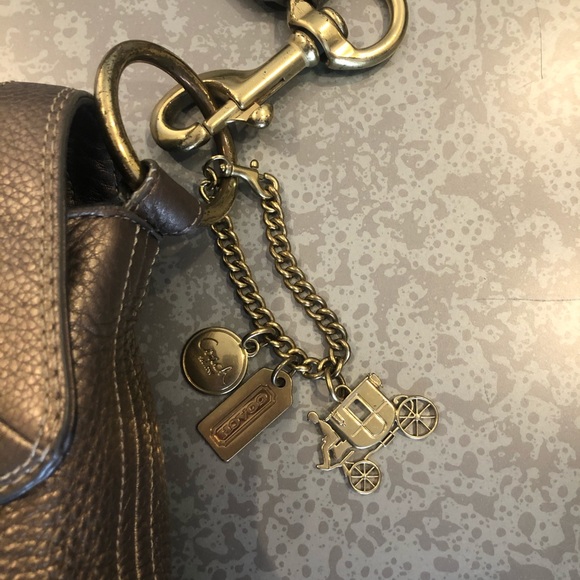 Coach Brooklyn XL messenger bag with vintage tags. - Picture 3 of 4